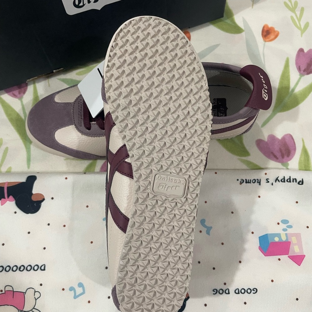 Onitsuka Tiger Mexico 66 Sneakers in Cream and Plum - Picture 6 of 6